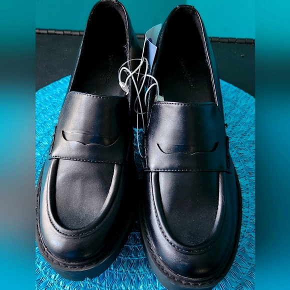 Universal Thread Shoes - Universal Thread Black 2 1/2" Maisy heel loafers. NWT